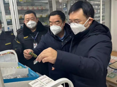 魏洪涛带队开展节前药械市场安全检查，重点聚焦医用口罩零售监管